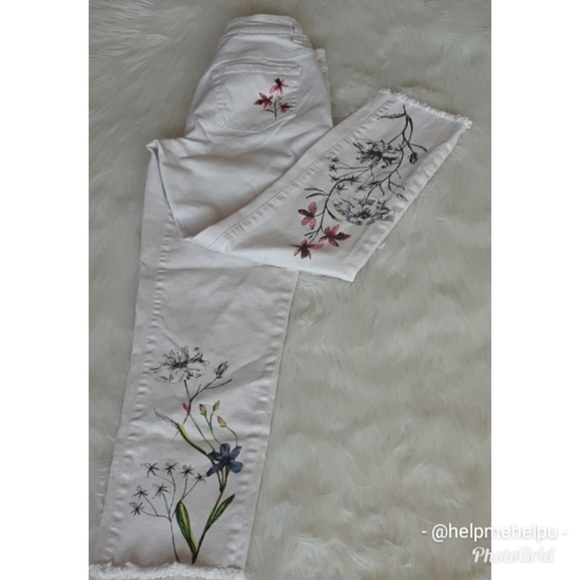 TAKE 1/2 OFF Nanette Lepore Floral Straight Jeans - Picture 6 of 14